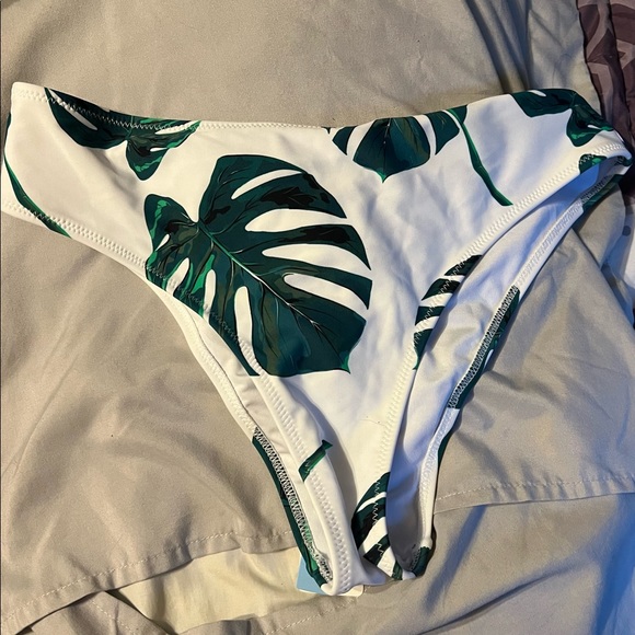 bikini bottoms - Picture 1 of 3